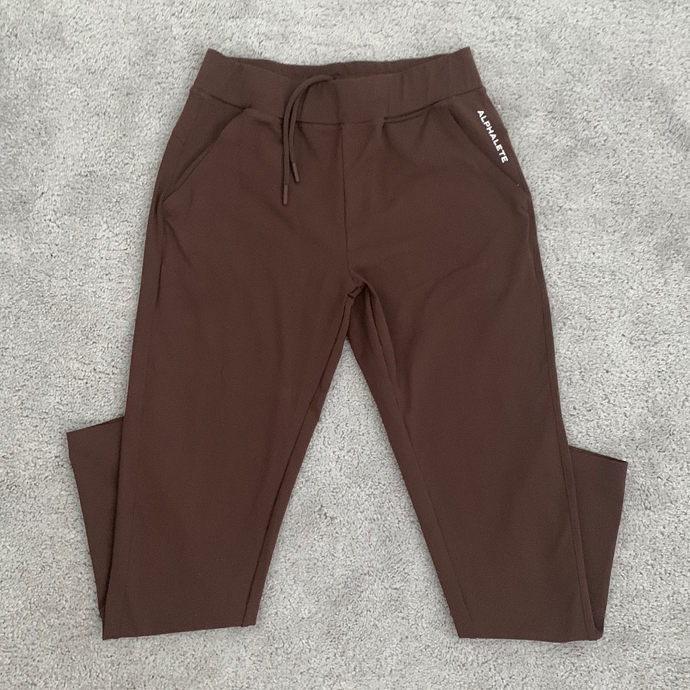 Chocolate Brown Alphalete 4 Way Stretch Trace Jogger Size Small